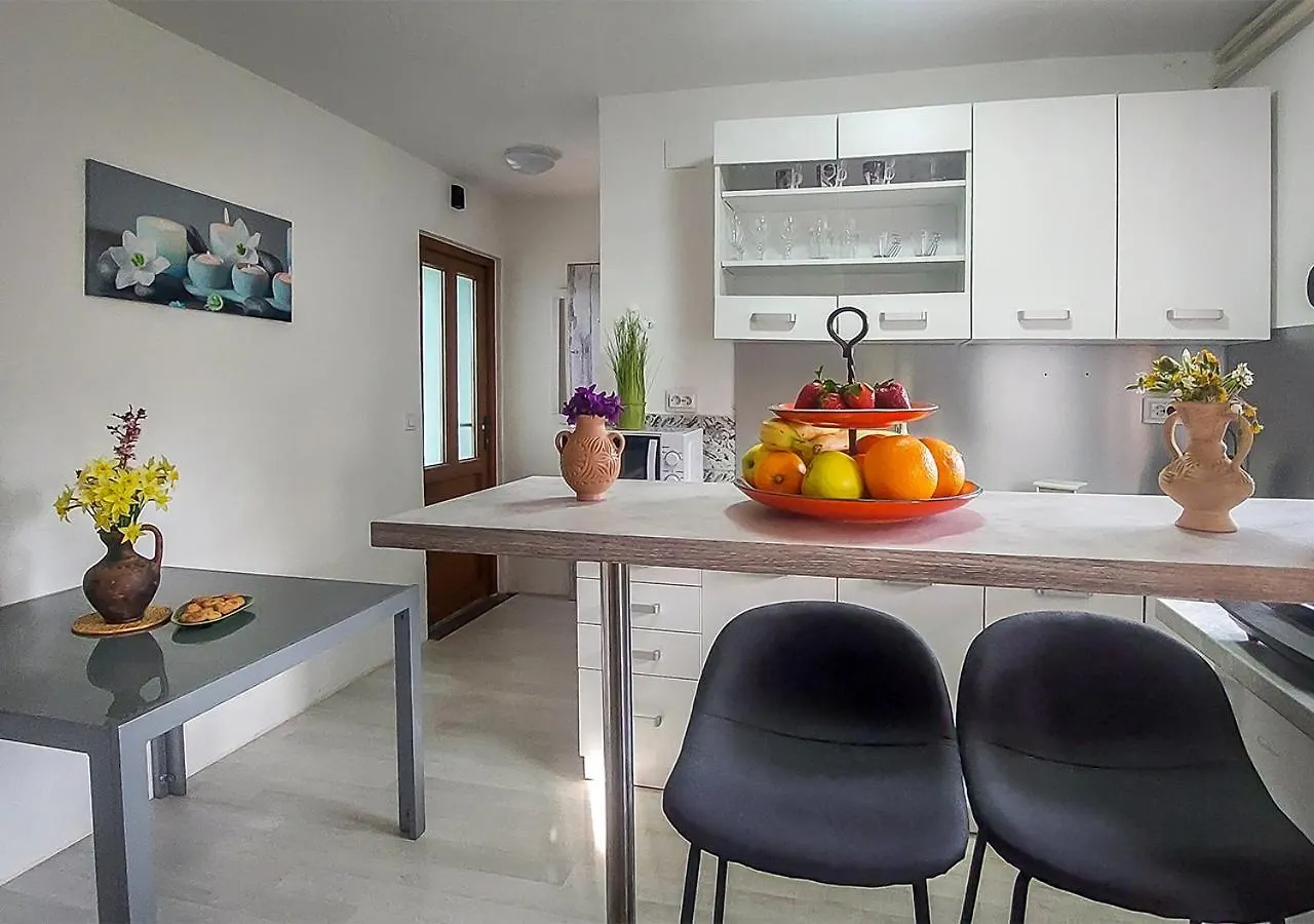 Country Club Apartments - Nearby Rovinj